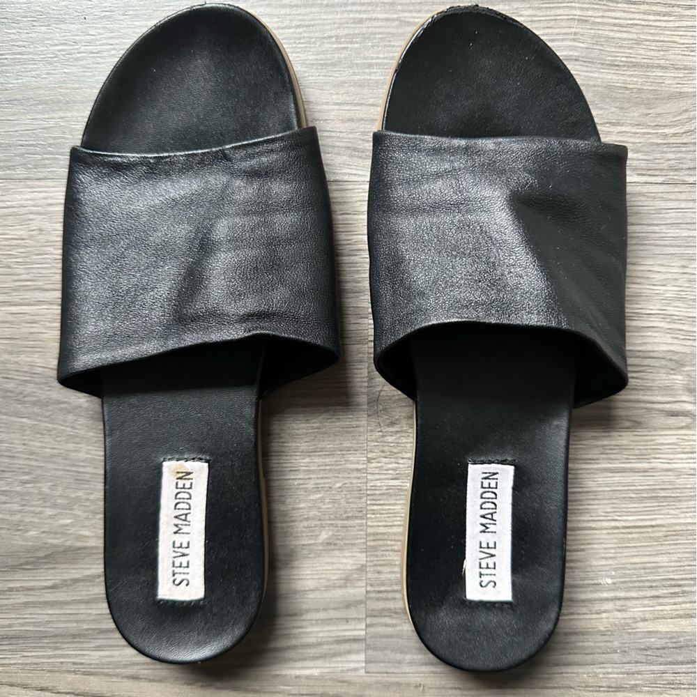 **STEVE MADDEN** Leather Slides